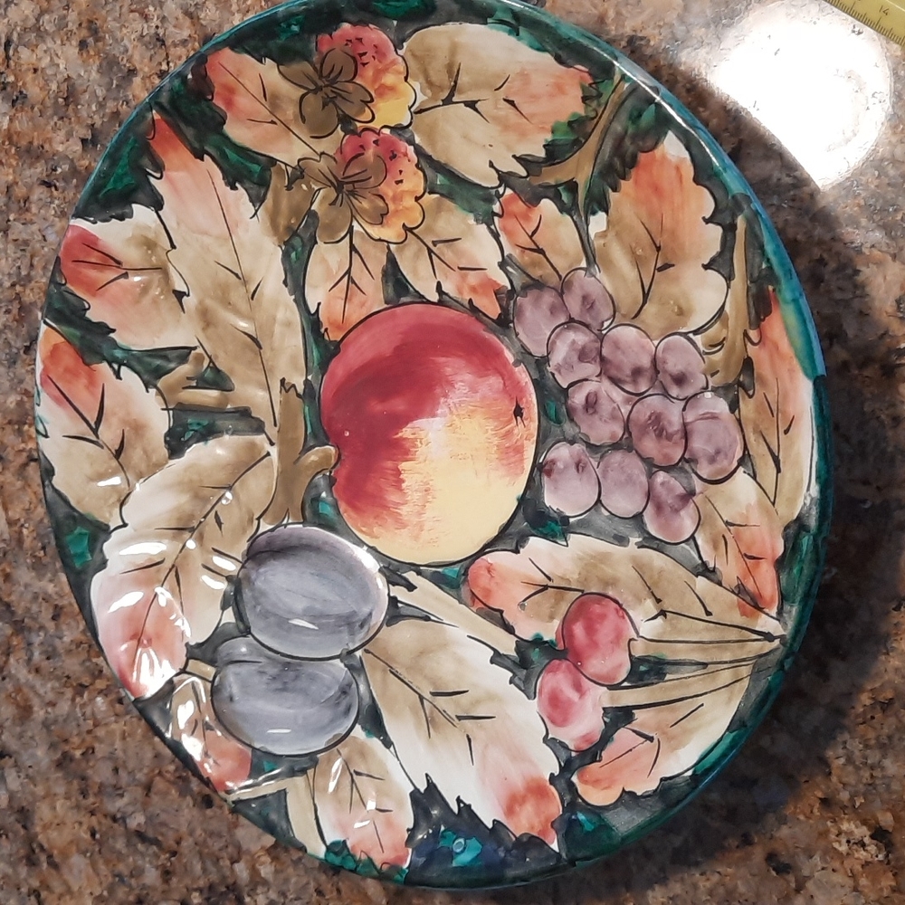 Vintage decorative & stunning painted plate made in Italy. Numbered 43/1.